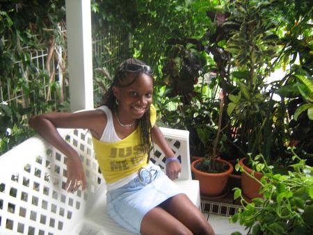 ANNIE-LAURE AKA NINI OU NINILAURE